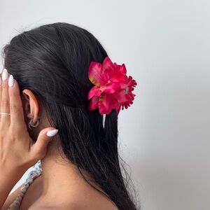 Pink Hawaiian flower hair clip, claw clip